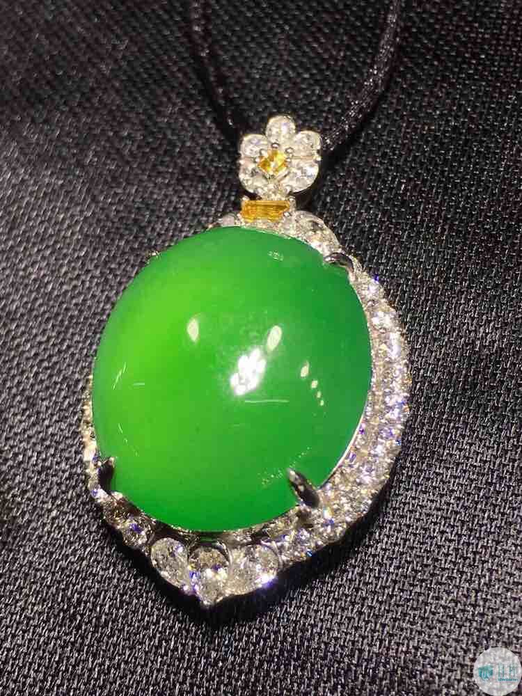 收藏级精品! 豪华大颗粒 满色帝王绿翡翠吊坠!